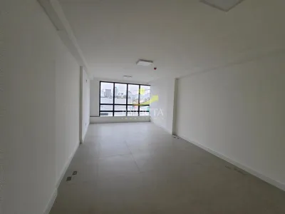 Sala Comercial em Zona Nova