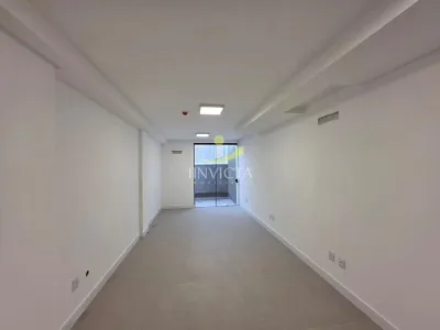 Sala Comercial em Zona Nova