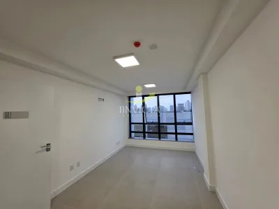 Sala Comercial em Zona Nova