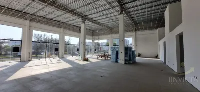Loja em Zona Nova
