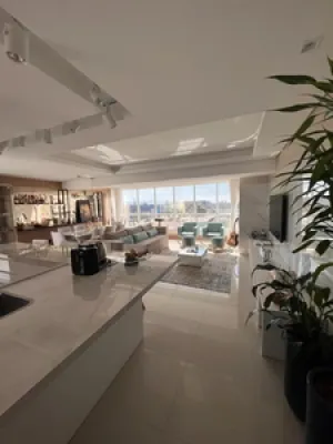 Apartamento em Zona Nova