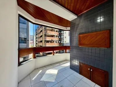 Apartamento em Zona Nova
