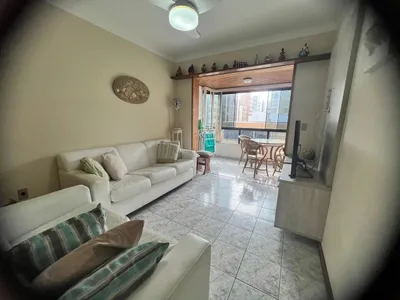 Apartamento em Zona Nova